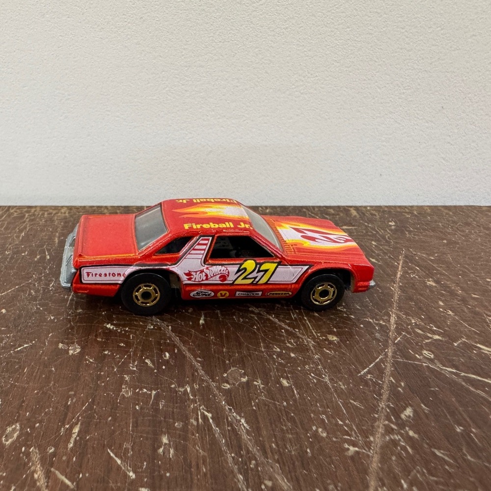 Hot Wheels Front Runnin' Fairmont Fireball Jr. 1981‎ Diecast Car Red #27